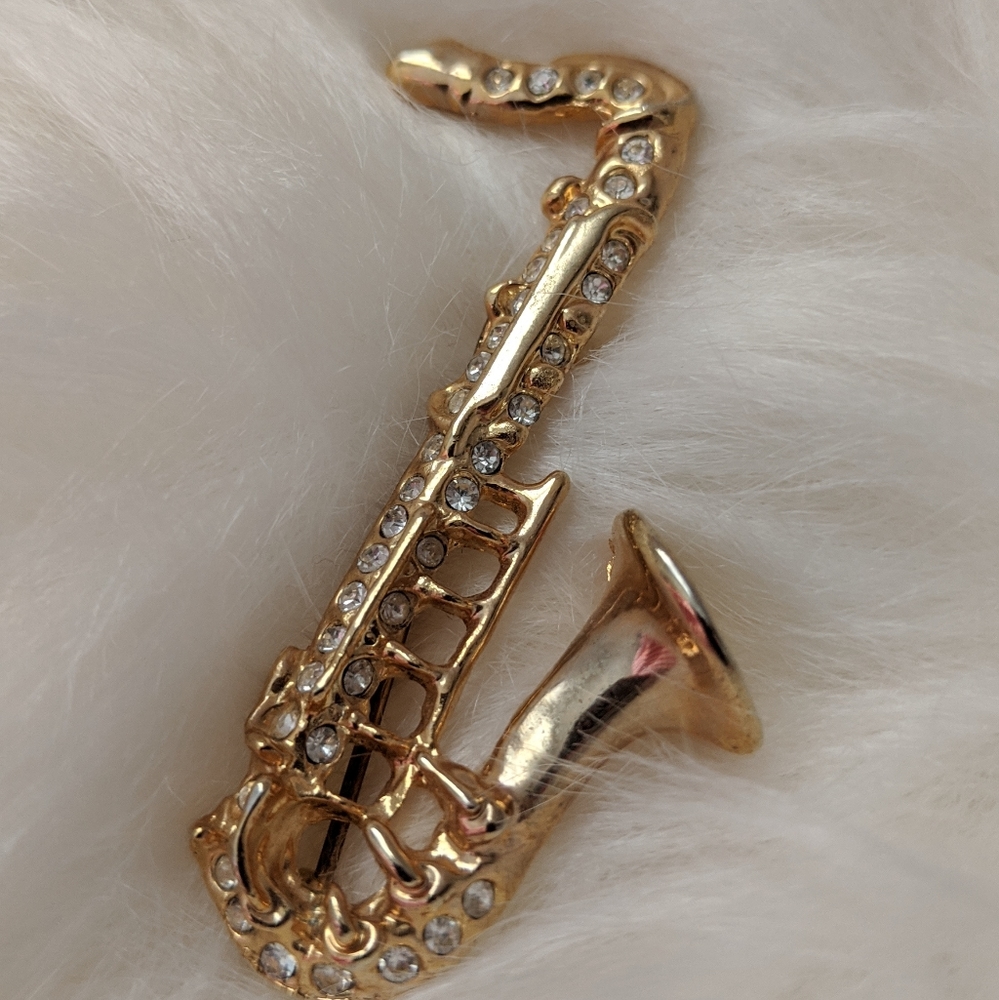 Saxophone musical instrument pin costume gold